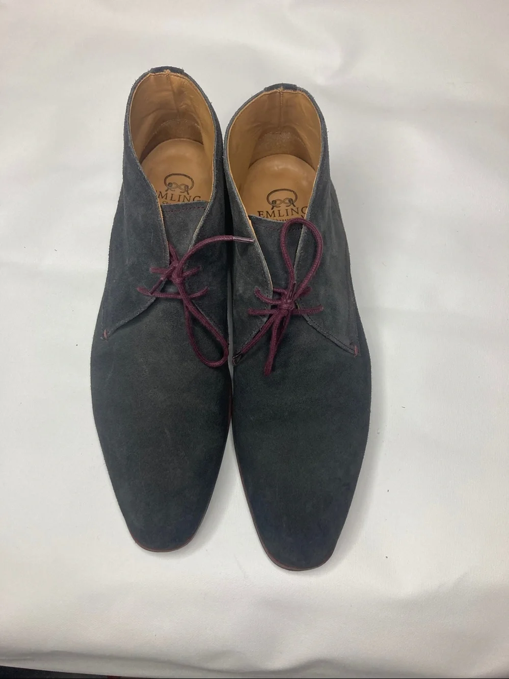 Men's Gray Suede Chukka Boots with Burgundy Laces
